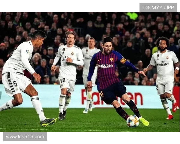 西甲四轮决胜巴萨领先皇马4分 国家德比将成争冠关键战